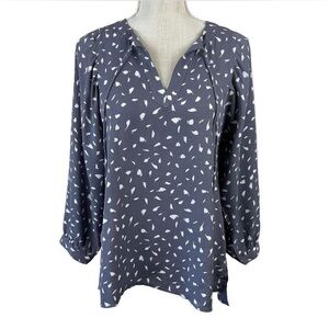 Loft Gray Long Sleeve Blouse White Abstract Print V-Neck Blouson Sleeve Medium